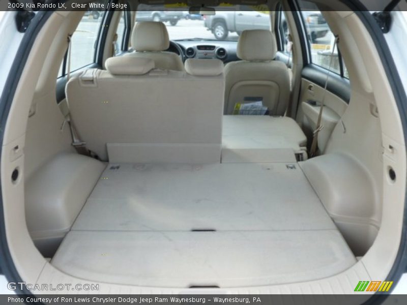 Clear White / Beige 2009 Kia Rondo LX