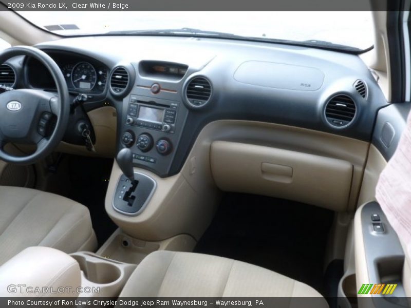Clear White / Beige 2009 Kia Rondo LX