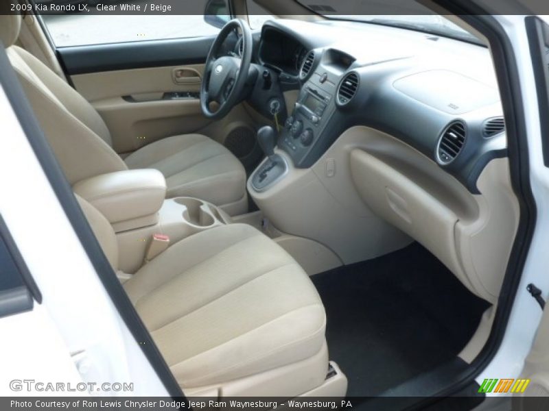 Clear White / Beige 2009 Kia Rondo LX