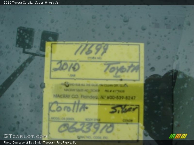 Super White / Ash 2010 Toyota Corolla