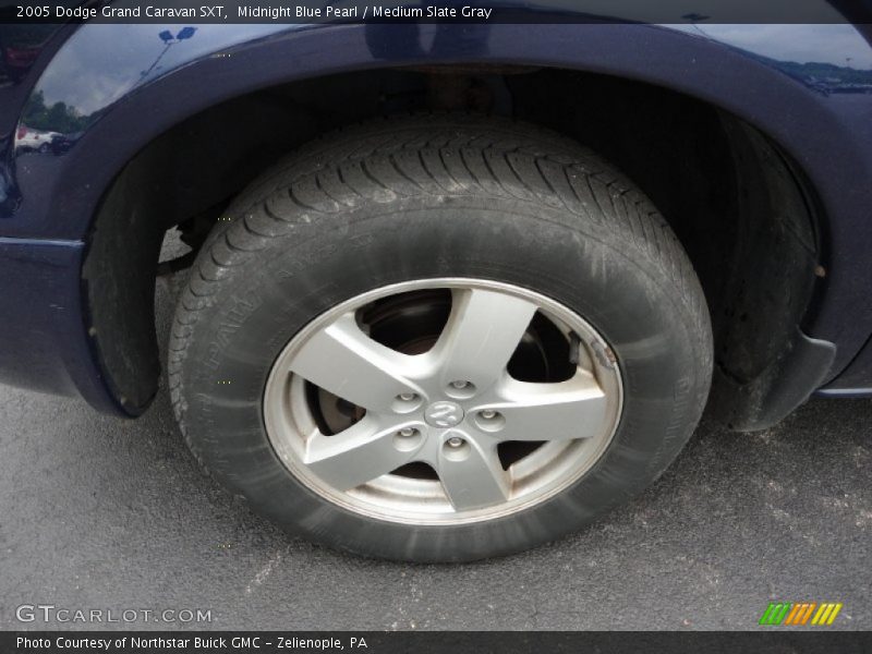  2005 Grand Caravan SXT Wheel