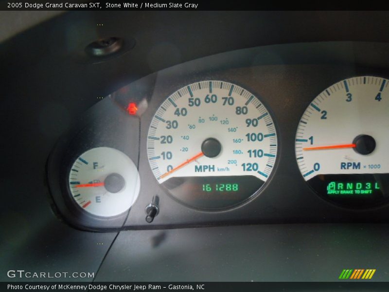 Stone White / Medium Slate Gray 2005 Dodge Grand Caravan SXT