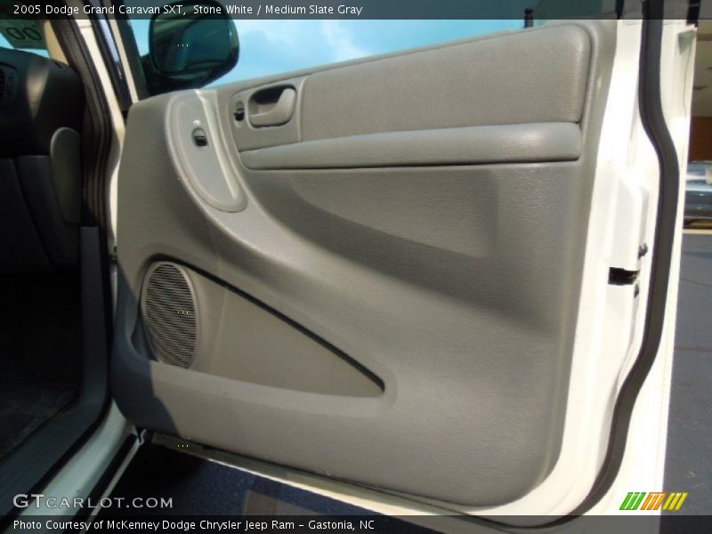 Stone White / Medium Slate Gray 2005 Dodge Grand Caravan SXT