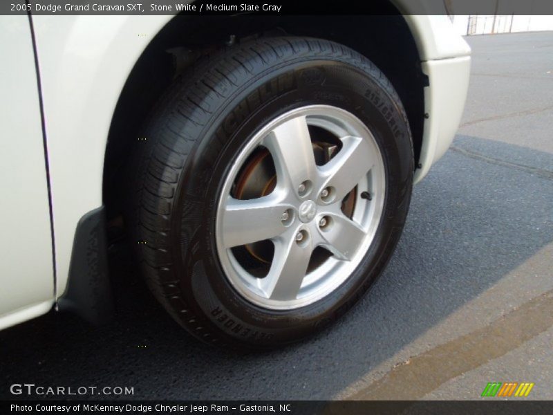 Stone White / Medium Slate Gray 2005 Dodge Grand Caravan SXT