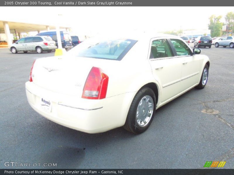 Cool Vanilla / Dark Slate Gray/Light Graystone 2005 Chrysler 300 Touring