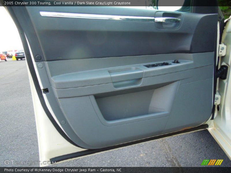Cool Vanilla / Dark Slate Gray/Light Graystone 2005 Chrysler 300 Touring