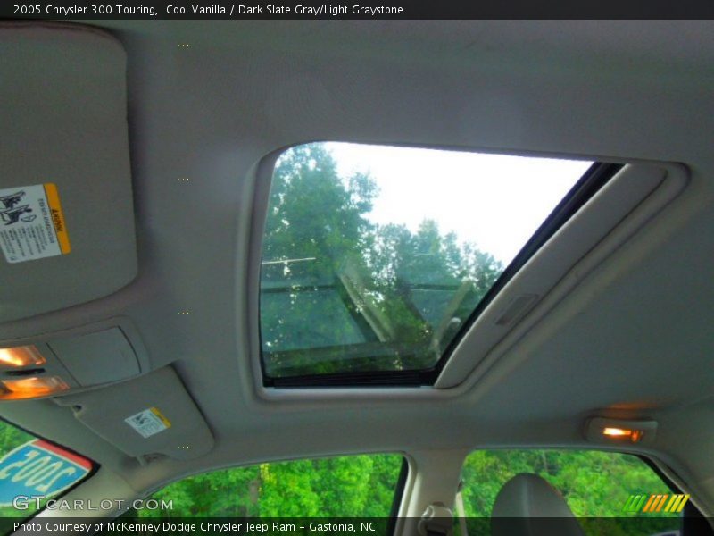 Cool Vanilla / Dark Slate Gray/Light Graystone 2005 Chrysler 300 Touring