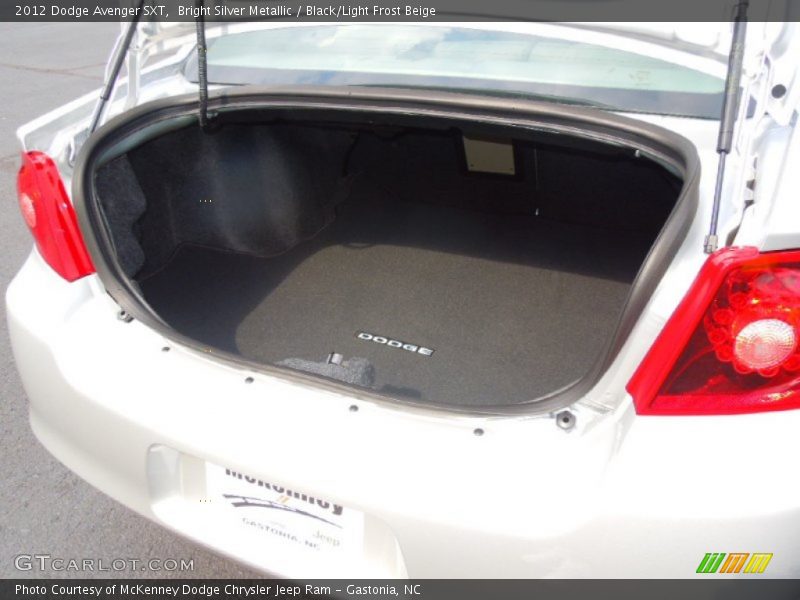 Bright Silver Metallic / Black/Light Frost Beige 2012 Dodge Avenger SXT