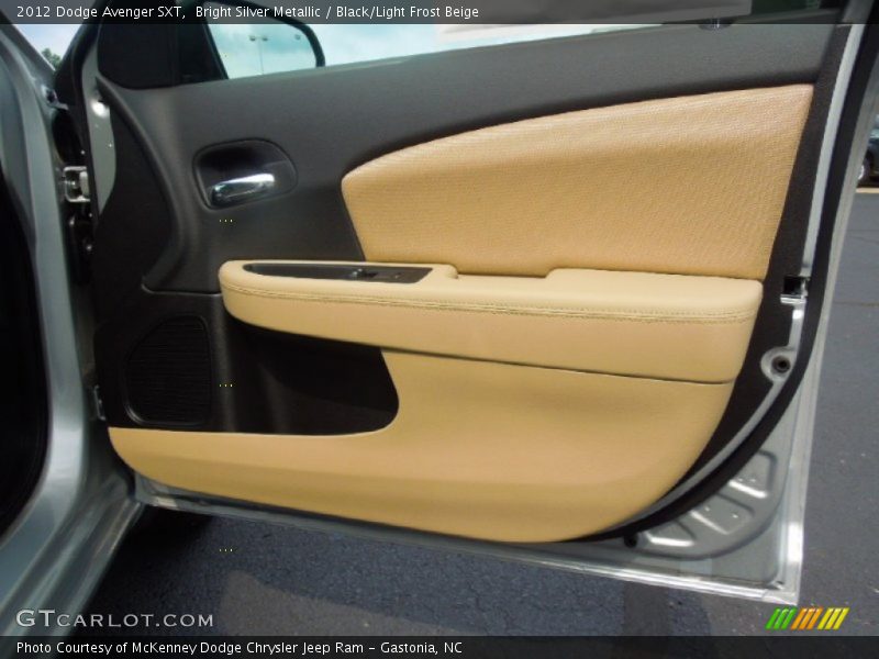 Bright Silver Metallic / Black/Light Frost Beige 2012 Dodge Avenger SXT