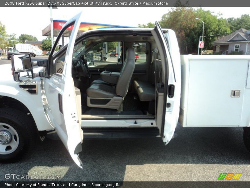 Oxford White / Medium Stone 2008 Ford F350 Super Duty XL SuperCab 4x4 Utility Truck