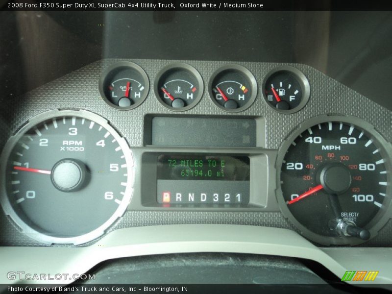 Oxford White / Medium Stone 2008 Ford F350 Super Duty XL SuperCab 4x4 Utility Truck