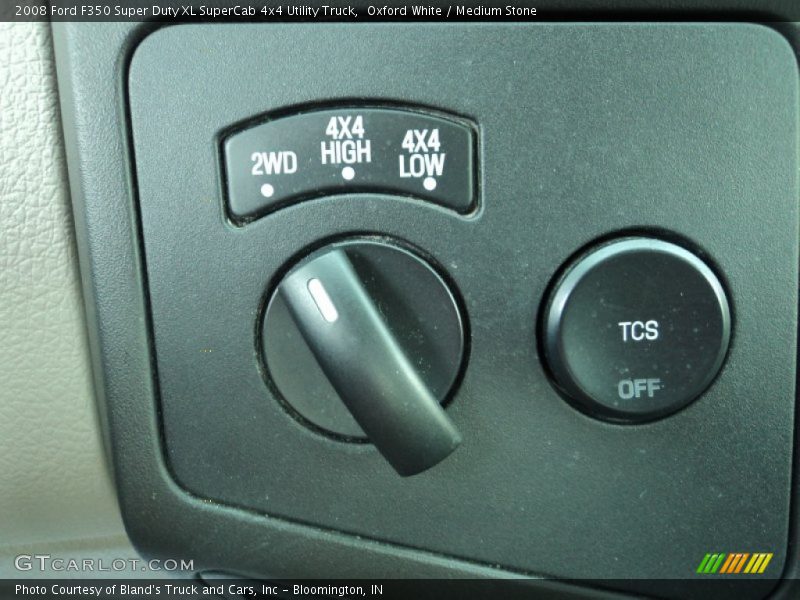 Oxford White / Medium Stone 2008 Ford F350 Super Duty XL SuperCab 4x4 Utility Truck