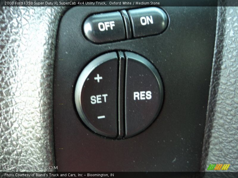 Oxford White / Medium Stone 2008 Ford F350 Super Duty XL SuperCab 4x4 Utility Truck