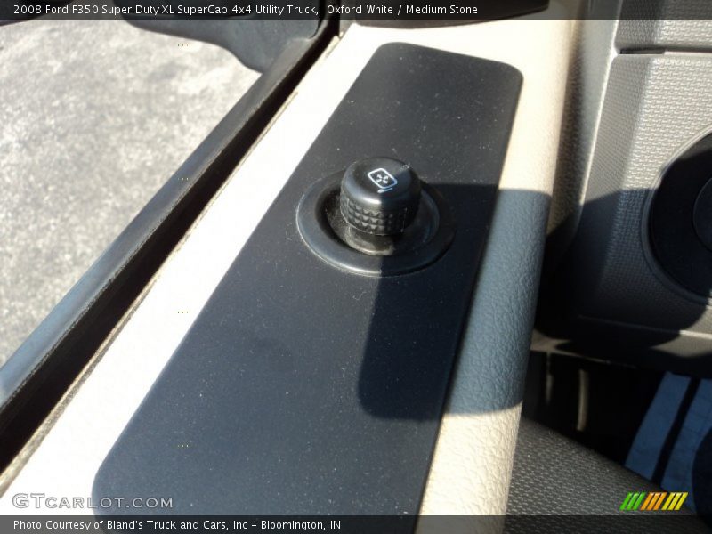 Oxford White / Medium Stone 2008 Ford F350 Super Duty XL SuperCab 4x4 Utility Truck