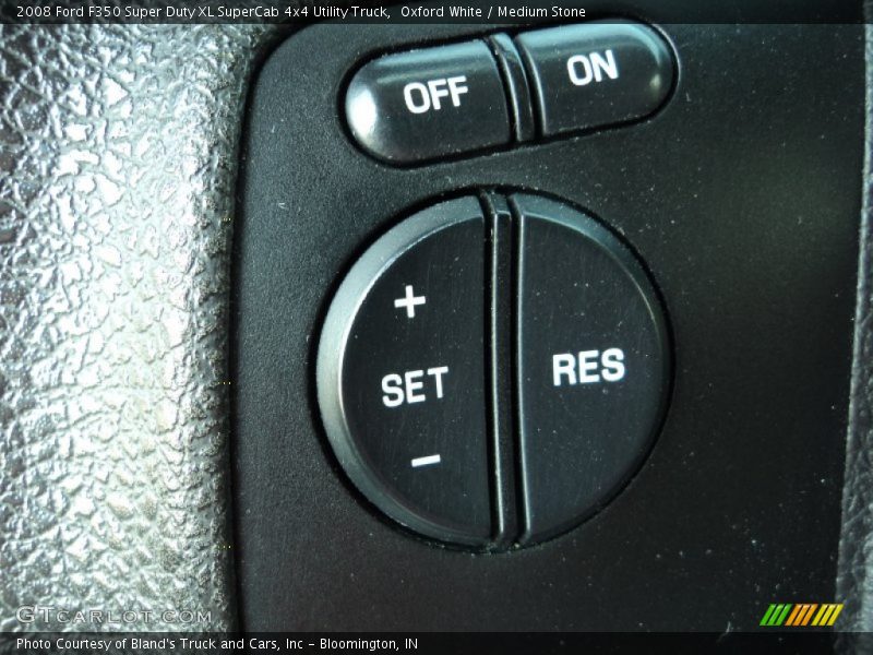 Oxford White / Medium Stone 2008 Ford F350 Super Duty XL SuperCab 4x4 Utility Truck