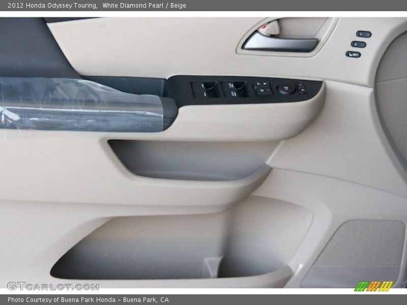 White Diamond Pearl / Beige 2012 Honda Odyssey Touring