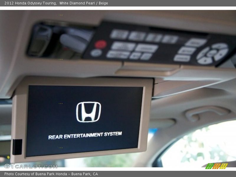White Diamond Pearl / Beige 2012 Honda Odyssey Touring