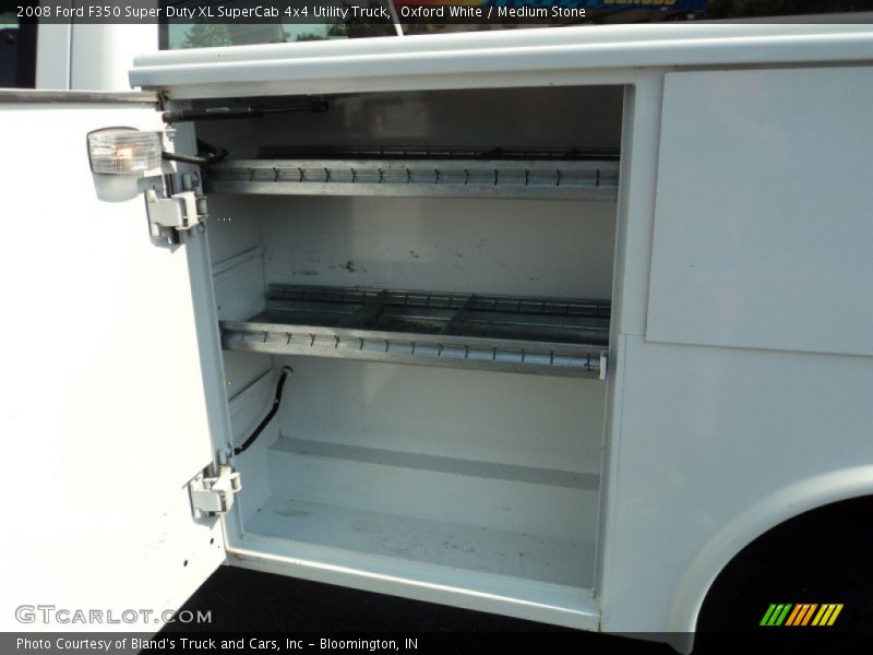 Oxford White / Medium Stone 2008 Ford F350 Super Duty XL SuperCab 4x4 Utility Truck