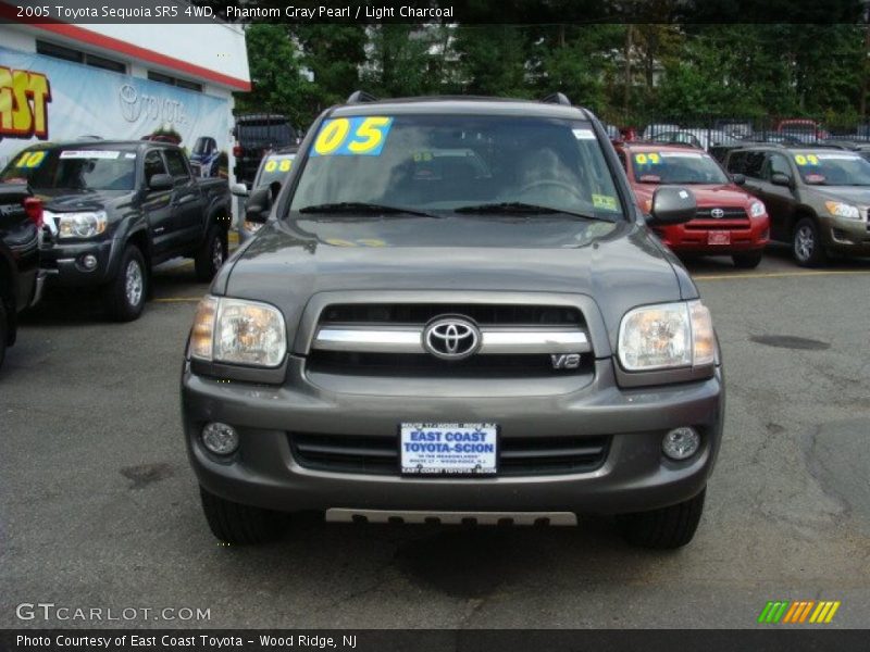 Phantom Gray Pearl / Light Charcoal 2005 Toyota Sequoia SR5 4WD