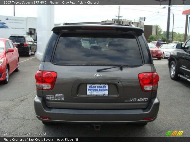 Phantom Gray Pearl / Light Charcoal 2005 Toyota Sequoia SR5 4WD
