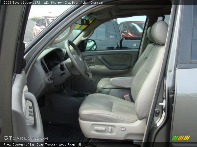 Phantom Gray Pearl / Light Charcoal 2005 Toyota Sequoia SR5 4WD
