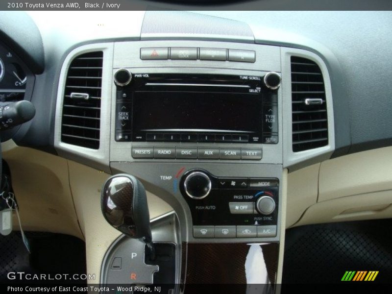 Black / Ivory 2010 Toyota Venza AWD