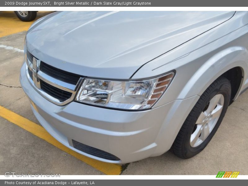 Bright Silver Metallic / Dark Slate Gray/Light Graystone 2009 Dodge Journey SXT