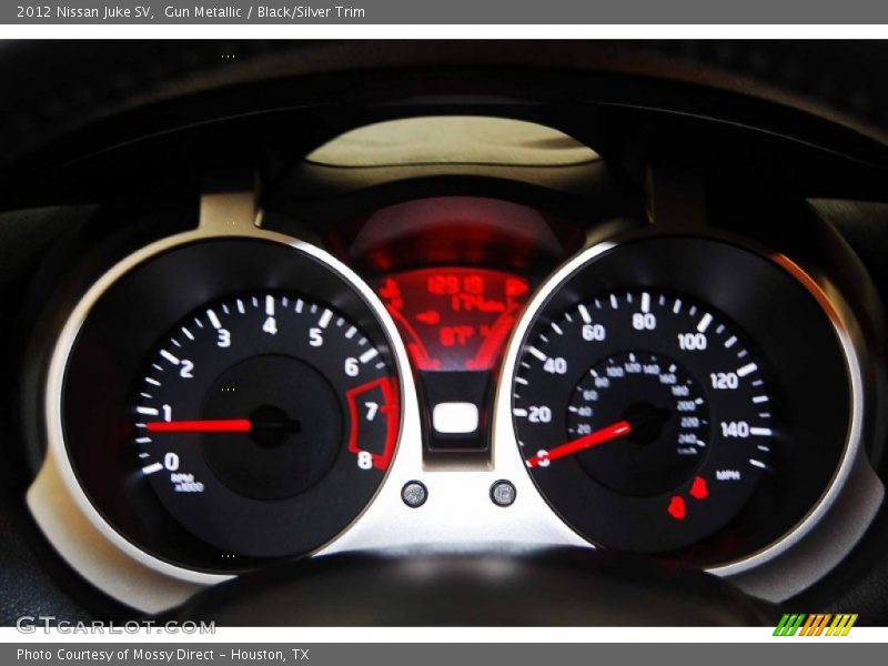Gun Metallic / Black/Silver Trim 2012 Nissan Juke SV