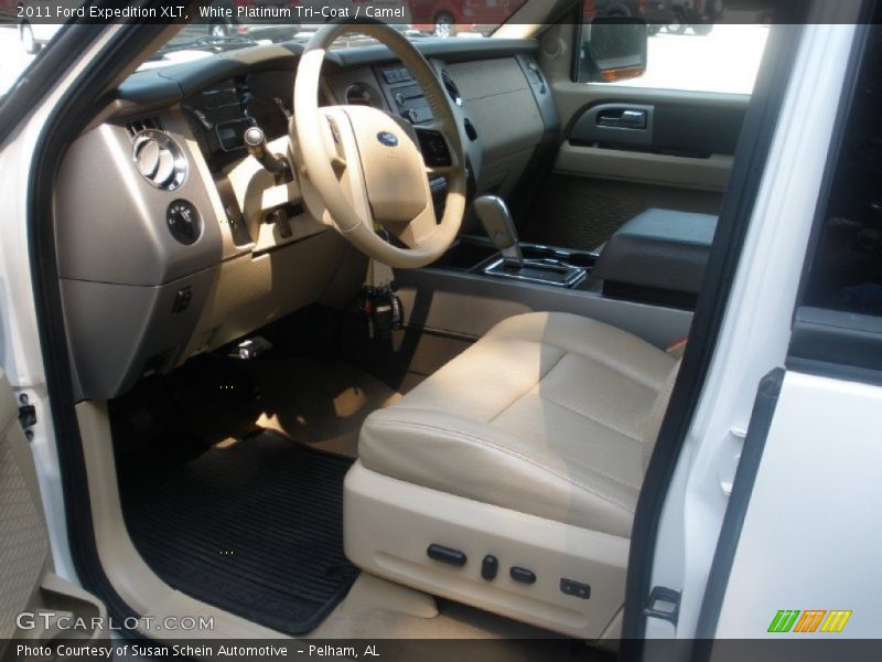 White Platinum Tri-Coat / Camel 2011 Ford Expedition XLT