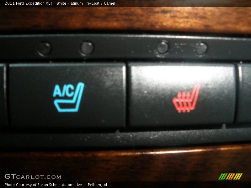 White Platinum Tri-Coat / Camel 2011 Ford Expedition XLT