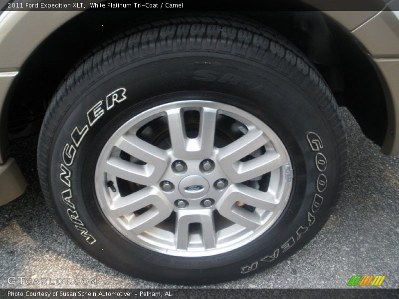 White Platinum Tri-Coat / Camel 2011 Ford Expedition XLT