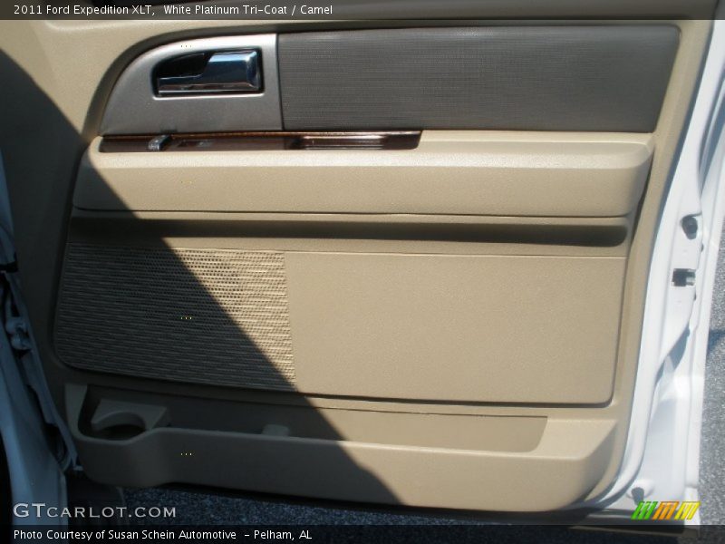 White Platinum Tri-Coat / Camel 2011 Ford Expedition XLT