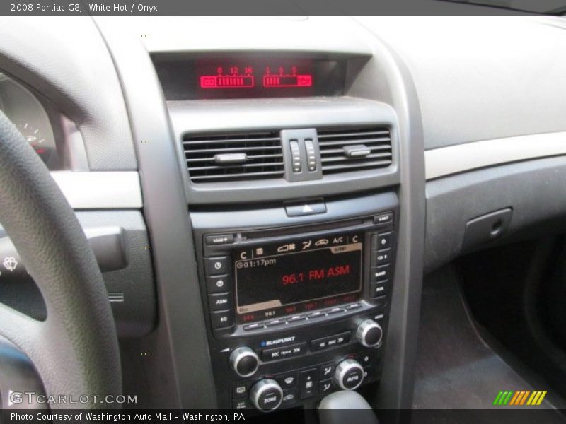 White Hot / Onyx 2008 Pontiac G8