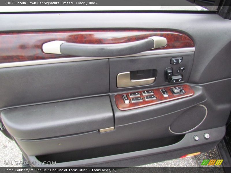 Black / Black 2007 Lincoln Town Car Signature Limited