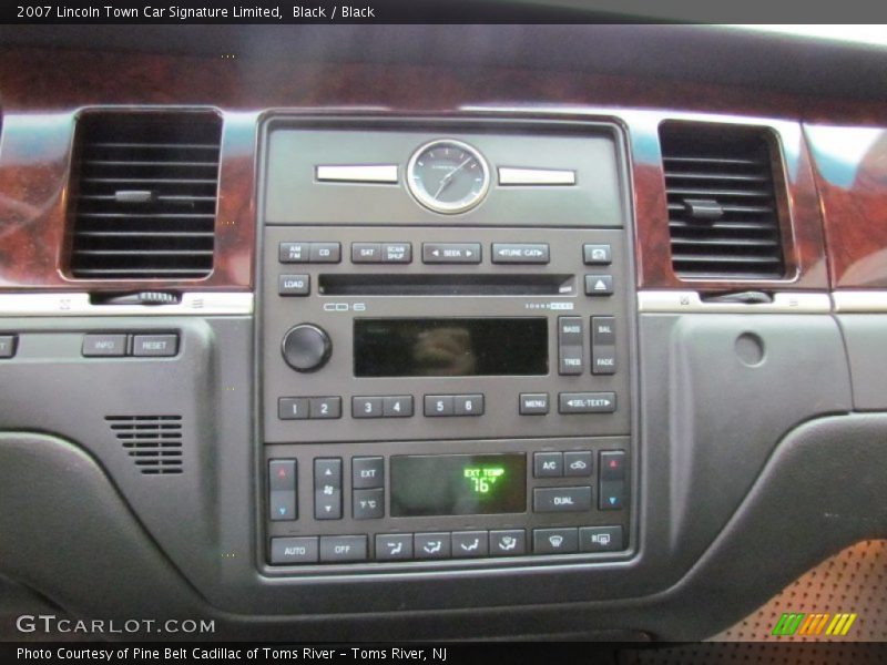 Black / Black 2007 Lincoln Town Car Signature Limited