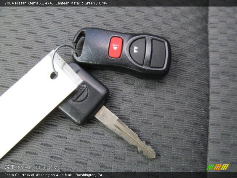 Canteen Metallic Green / Gray 2004 Nissan Xterra XE 4x4