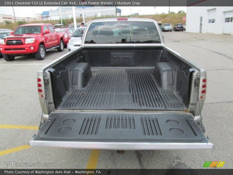 Light Pewter Metallic / Medium Gray 2001 Chevrolet S10 LS Extended Cab 4x4