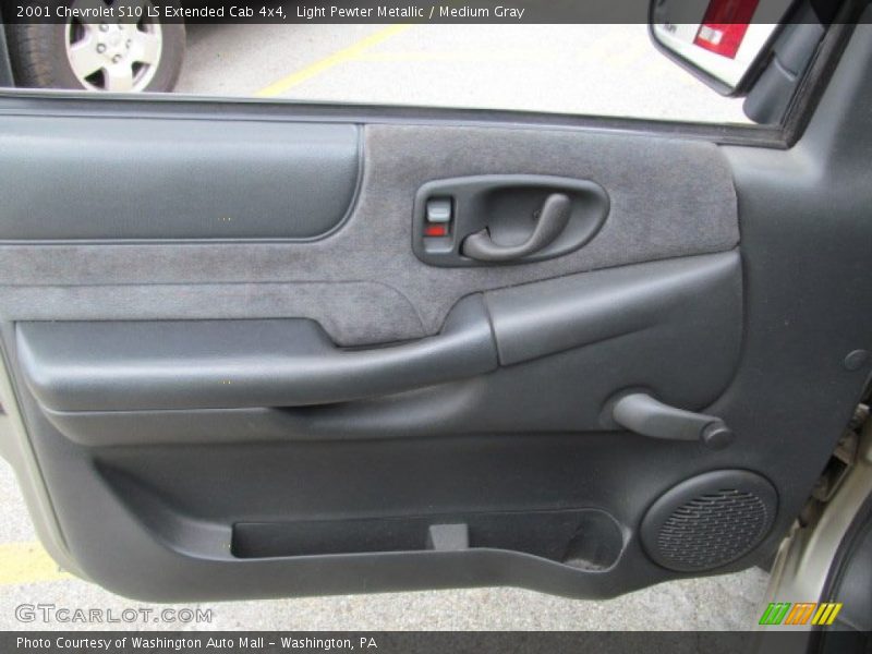 Light Pewter Metallic / Medium Gray 2001 Chevrolet S10 LS Extended Cab 4x4