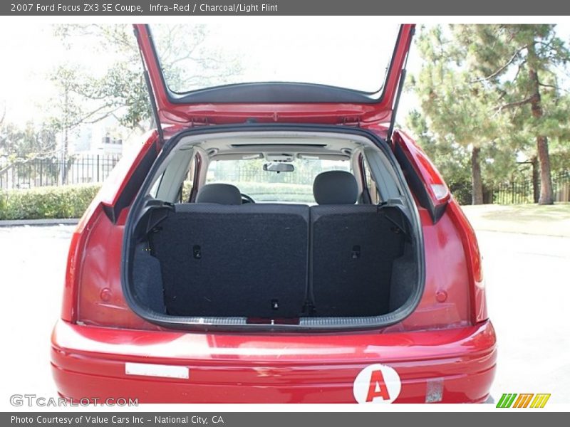 Infra-Red / Charcoal/Light Flint 2007 Ford Focus ZX3 SE Coupe