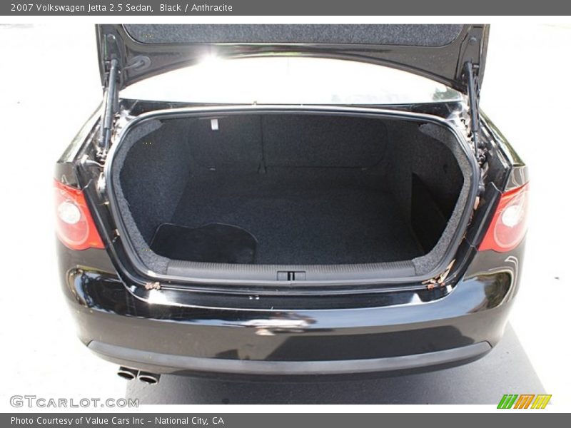  2007 Jetta 2.5 Sedan Trunk