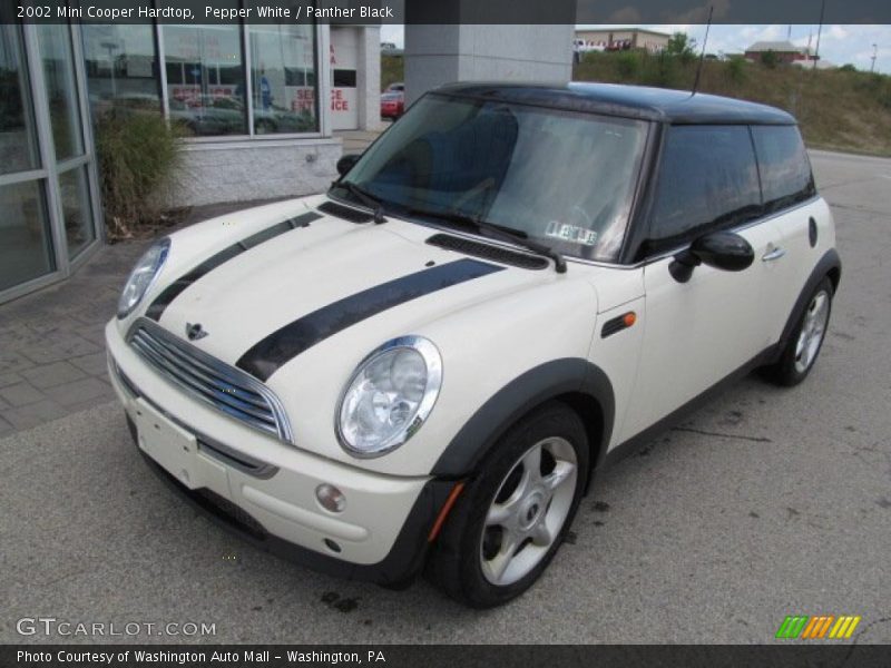 Pepper White / Panther Black 2002 Mini Cooper Hardtop