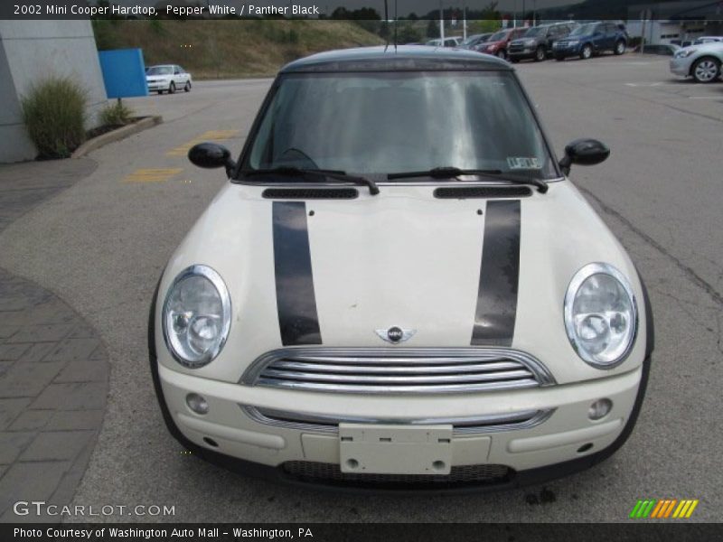 Pepper White / Panther Black 2002 Mini Cooper Hardtop