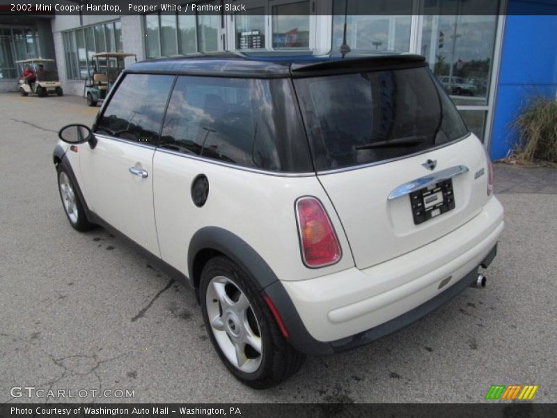 Pepper White / Panther Black 2002 Mini Cooper Hardtop