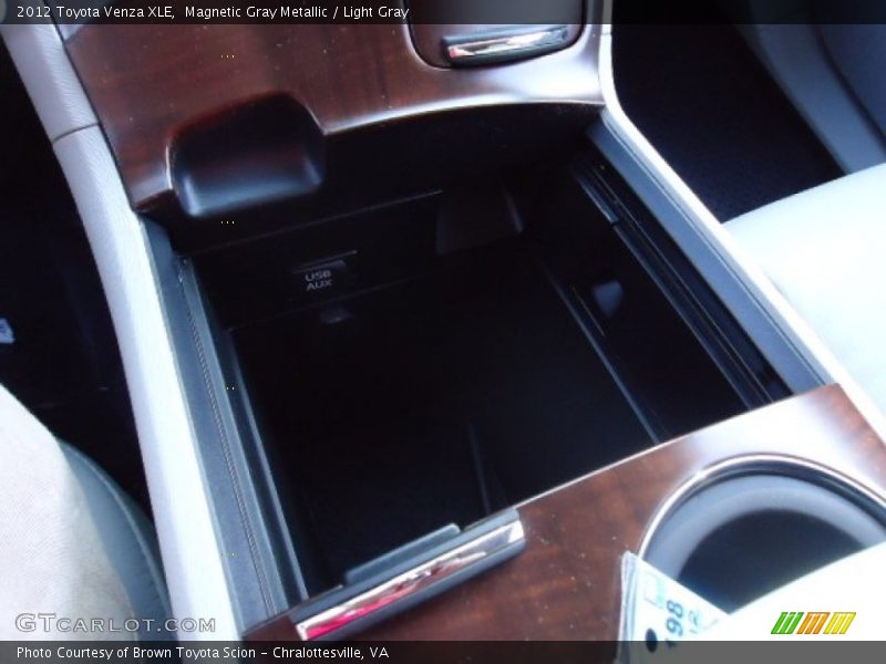Magnetic Gray Metallic / Light Gray 2012 Toyota Venza XLE