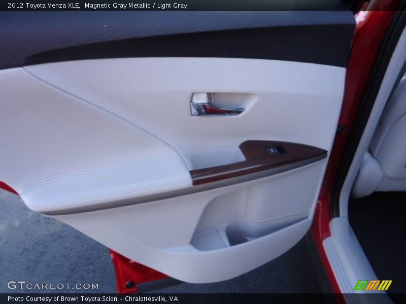 Magnetic Gray Metallic / Light Gray 2012 Toyota Venza XLE