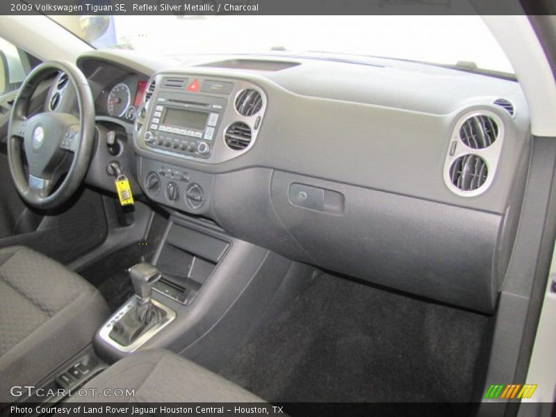 Reflex Silver Metallic / Charcoal 2009 Volkswagen Tiguan SE