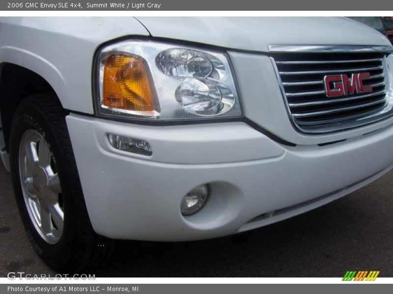 Summit White / Light Gray 2006 GMC Envoy SLE 4x4