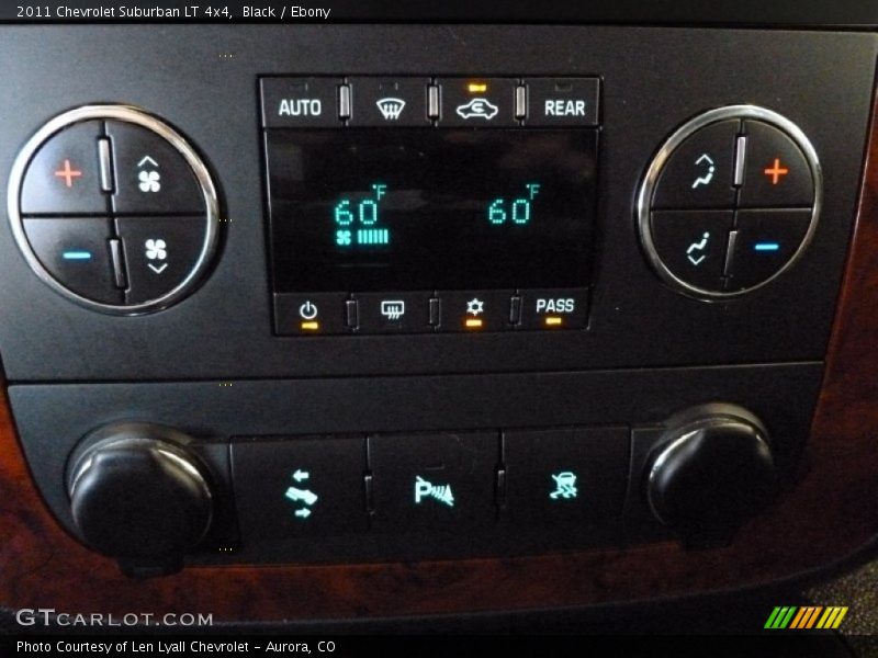Black / Ebony 2011 Chevrolet Suburban LT 4x4