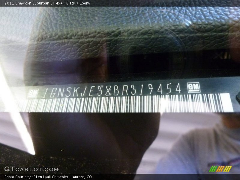 Black / Ebony 2011 Chevrolet Suburban LT 4x4