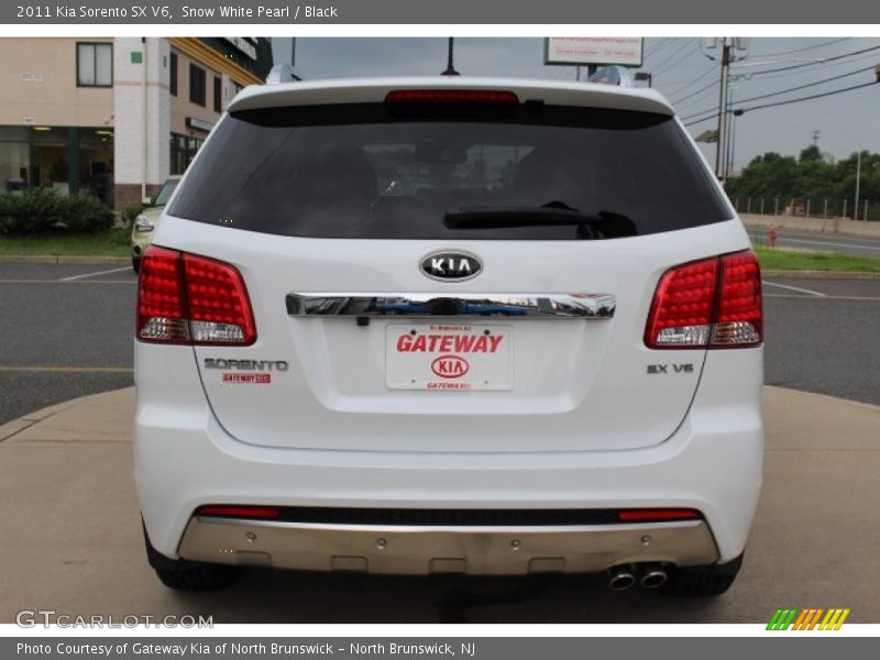 Snow White Pearl / Black 2011 Kia Sorento SX V6